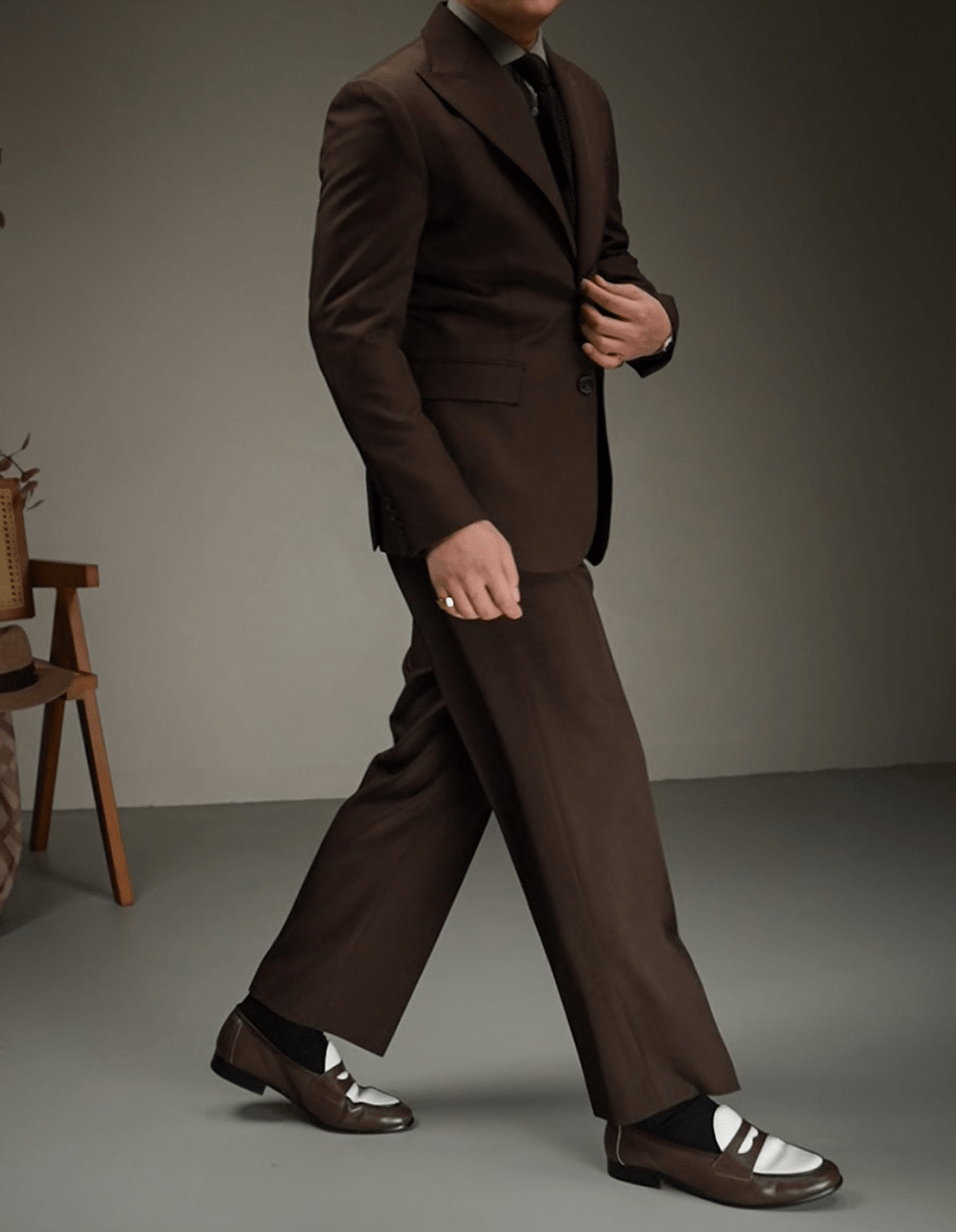 aesido 2 Piece Coffee Colored Retro Peak Lapel Business Men Suit (Blazer+Pants)