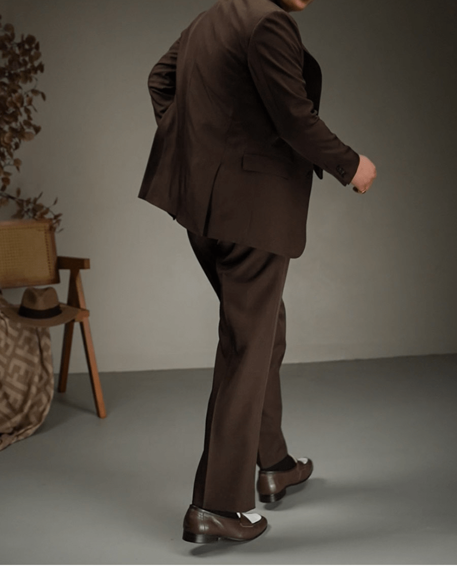 aesido 2 Piece Coffee Colored Retro Peak Lapel Business Men Suit (Blazer+Pants)